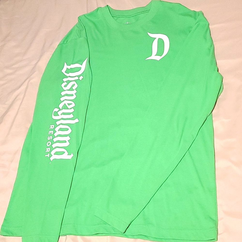 Disneyland Resort Long Sleeve in Lime Green Size XL